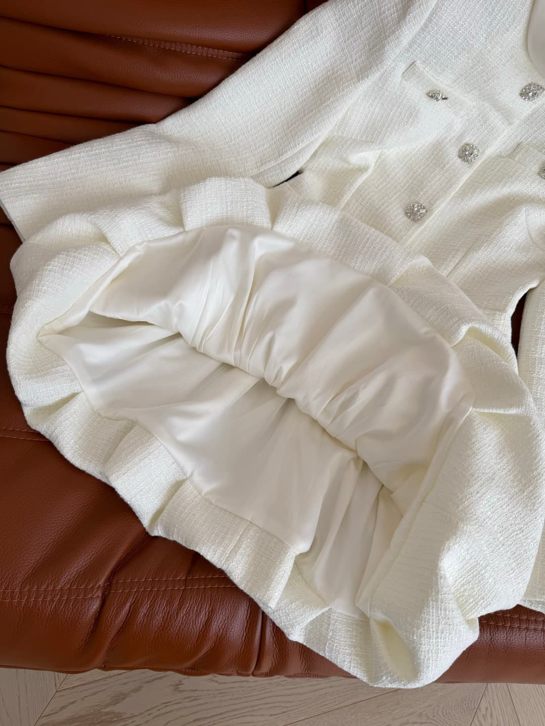 C18412 Elegant style, vintage/retro fashion,假两件 design dress suitable for important occasions. Perfect for daily commuting. Designed with a coat and half-skirt combination, highlighting a perfect body proportion. It mimics the look of vintage Korean drama — image 7