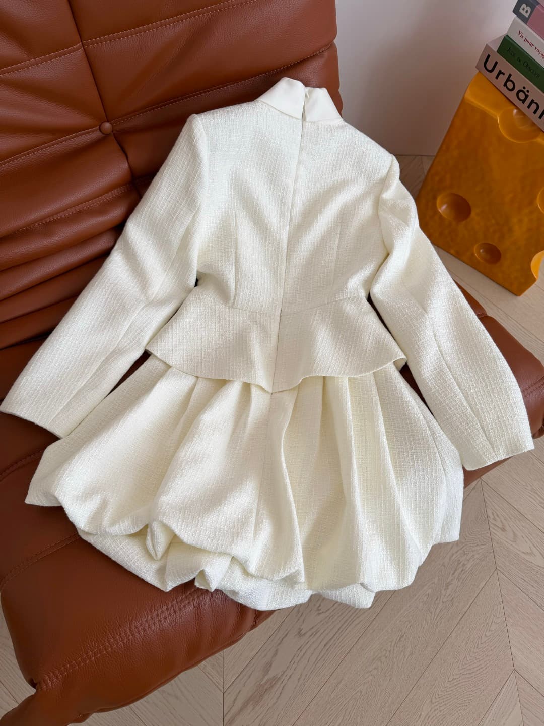 C18412 Elegant style, vintage/retro fashion,假两件 design dress suitable for important occasions. Perfect for daily commuting. Designed with a coat and half-skirt combination, highlighting a perfect body proportion. It mimics the look of vintage Korean drama — image 8
