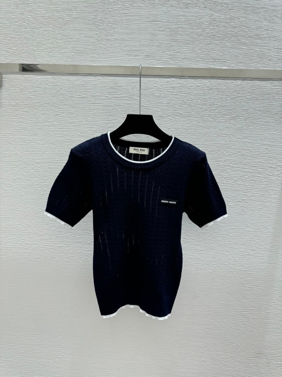 C18477 ❤️pp     miuhome🎉 New early spring collection. Simple round-necked knit short sleeves with contrasting colors: white, blue, navy. Sizes: 36.38.40.A2000250 — image 4