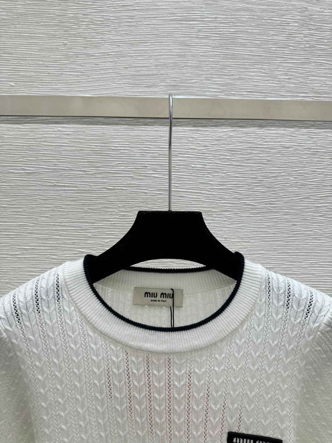C18477 ❤️pp     miuhome🎉 New early spring collection. Simple round-necked knit short sleeves with contrasting colors: white, blue, navy. Sizes: 36.38.40.A2000250 — image 6