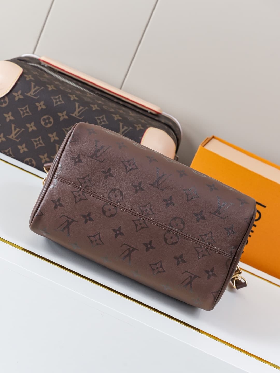 C5258 【Dynamic 163c01 Chip】M26691 brownish tone – premium original items 【Exclusive background footage】 This Speedy Bandoulière 25 handbag features leather with a soft texture similar to a pillow, adding a modern touch to the LV Bliss series. The classic  — image 5