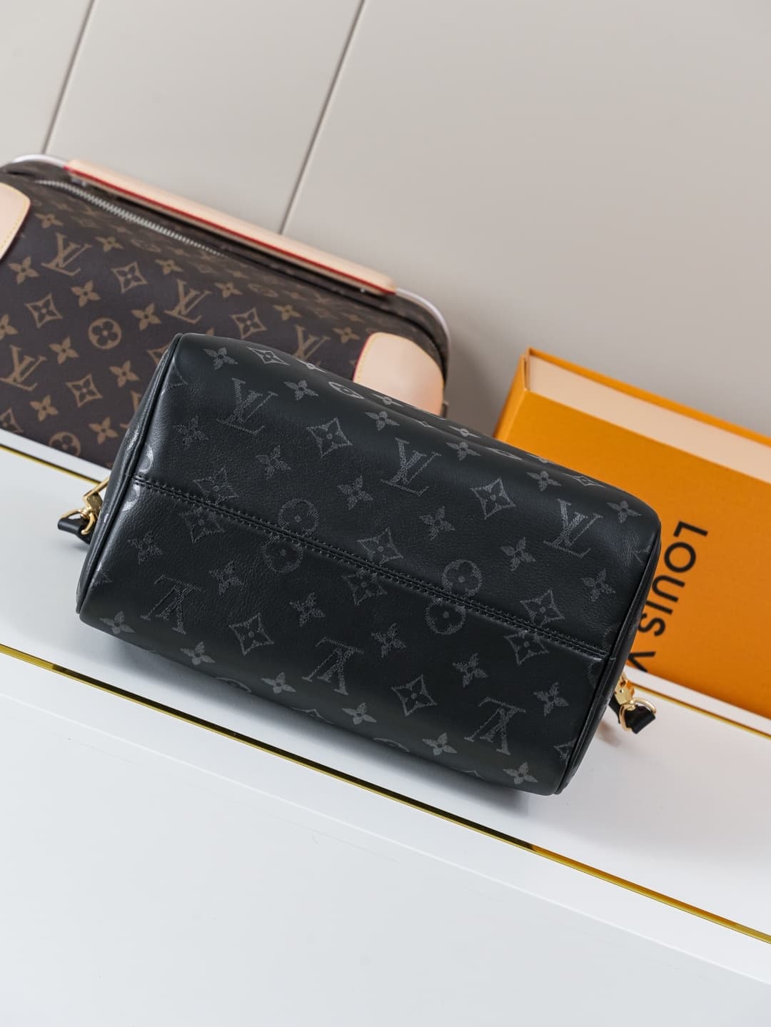 C5256 [Dynamic 163c01 Chip] M26486 Black – Exclusive original items [Exclusive background footage] This Speedy Bandoulière 25 handbag features leather with a soft, pillow-like texture, adding a modern touch to the LV Bliss series. The classic Monogram pat — image 5