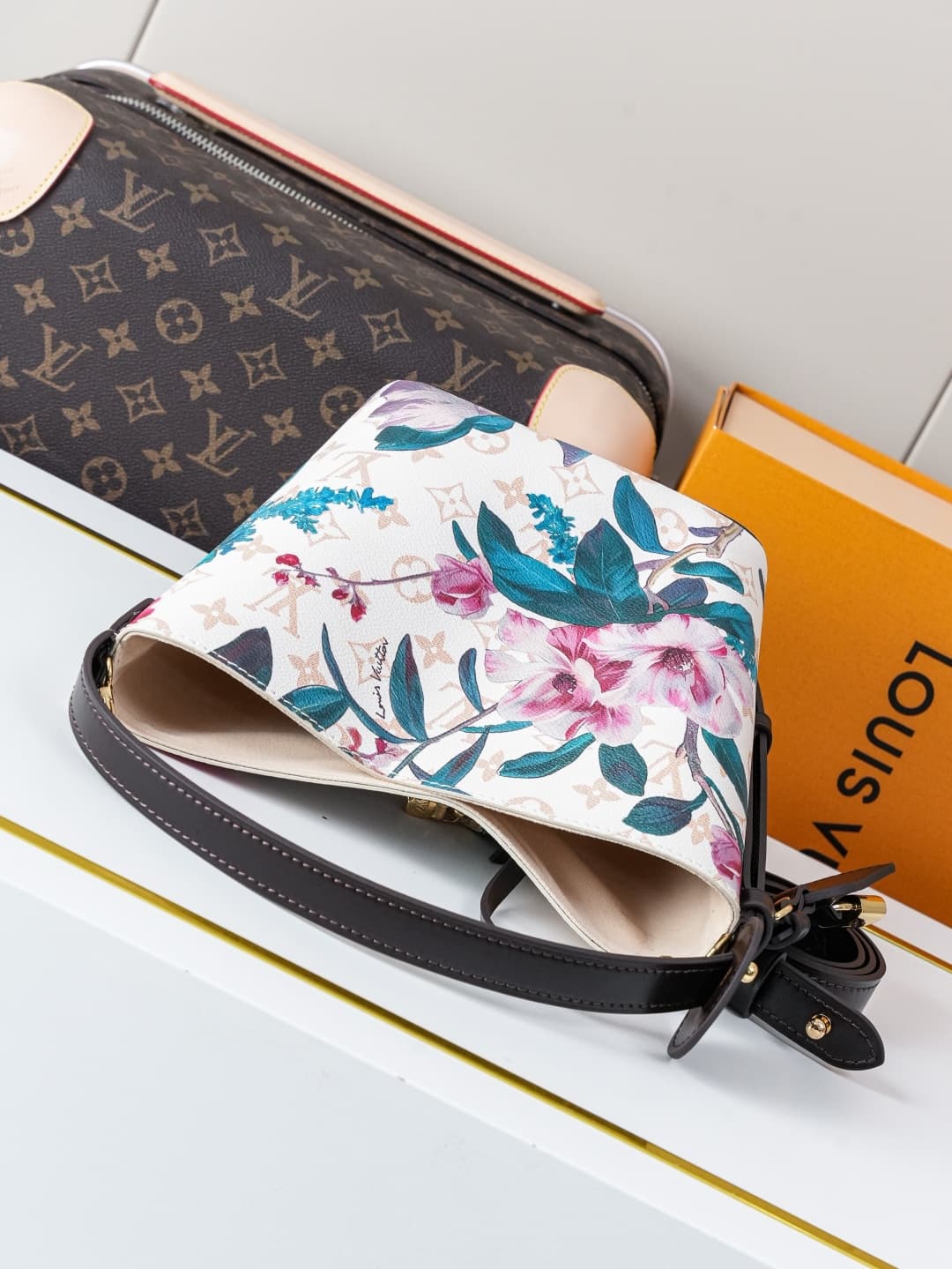 C5261 [Dynamic 163c01 Chip] M29067 – Top-quality original items [Exclusive background footage]. This All In BB handbag belongs to the Monogram Eden series. The Monogram Dune canvas is adorned with lively floral patterns, and it features leather trim, a st — image 5