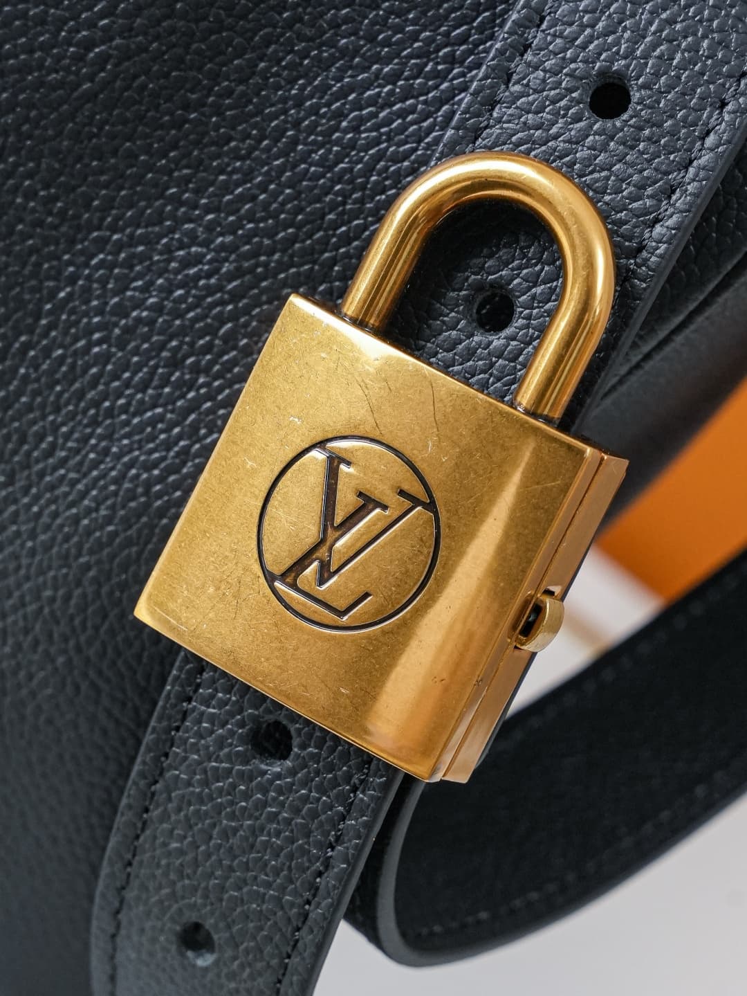 C5260 【Dynamic 163c01 Chip】M24891 Black – Exclusive original model 【Exclusive background footage】 This Speedy Soft 30 handbag features soft cowhide leather in a Low Key style, offering a simple design that makes it an ideal companion for travel. The iconi — image 8