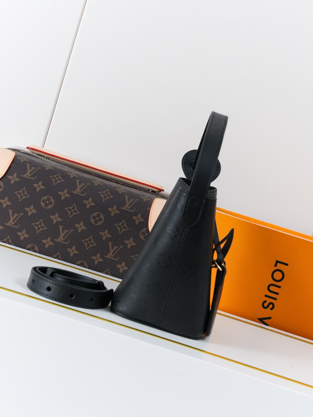 C5109 [Dynamic 163c01 Chip] M3A156 Black Flower – Exclusive original item [Exclusive background footage] This All In BB handbag belongs to the Monogram Ink collection. It features a glossy finish made of fine leather, effectively capturing the interplay o — image 2