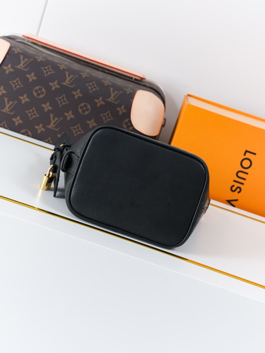 C5109 [Dynamic 163c01 Chip] M3A156 Black Flower – Exclusive original item [Exclusive background footage] This All In BB handbag belongs to the Monogram Ink collection. It features a glossy finish made of fine leather, effectively capturing the interplay o — image 7