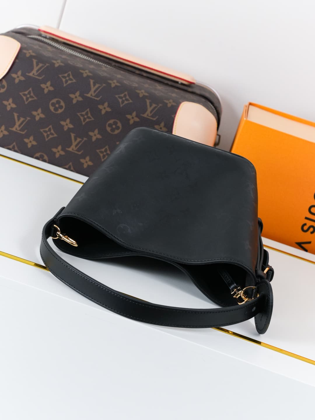 C5109 [Dynamic 163c01 Chip] M3A156 Black Flower – Exclusive original item [Exclusive background footage] This All In BB handbag belongs to the Monogram Ink collection. It features a glossy finish made of fine leather, effectively capturing the interplay o — image 6