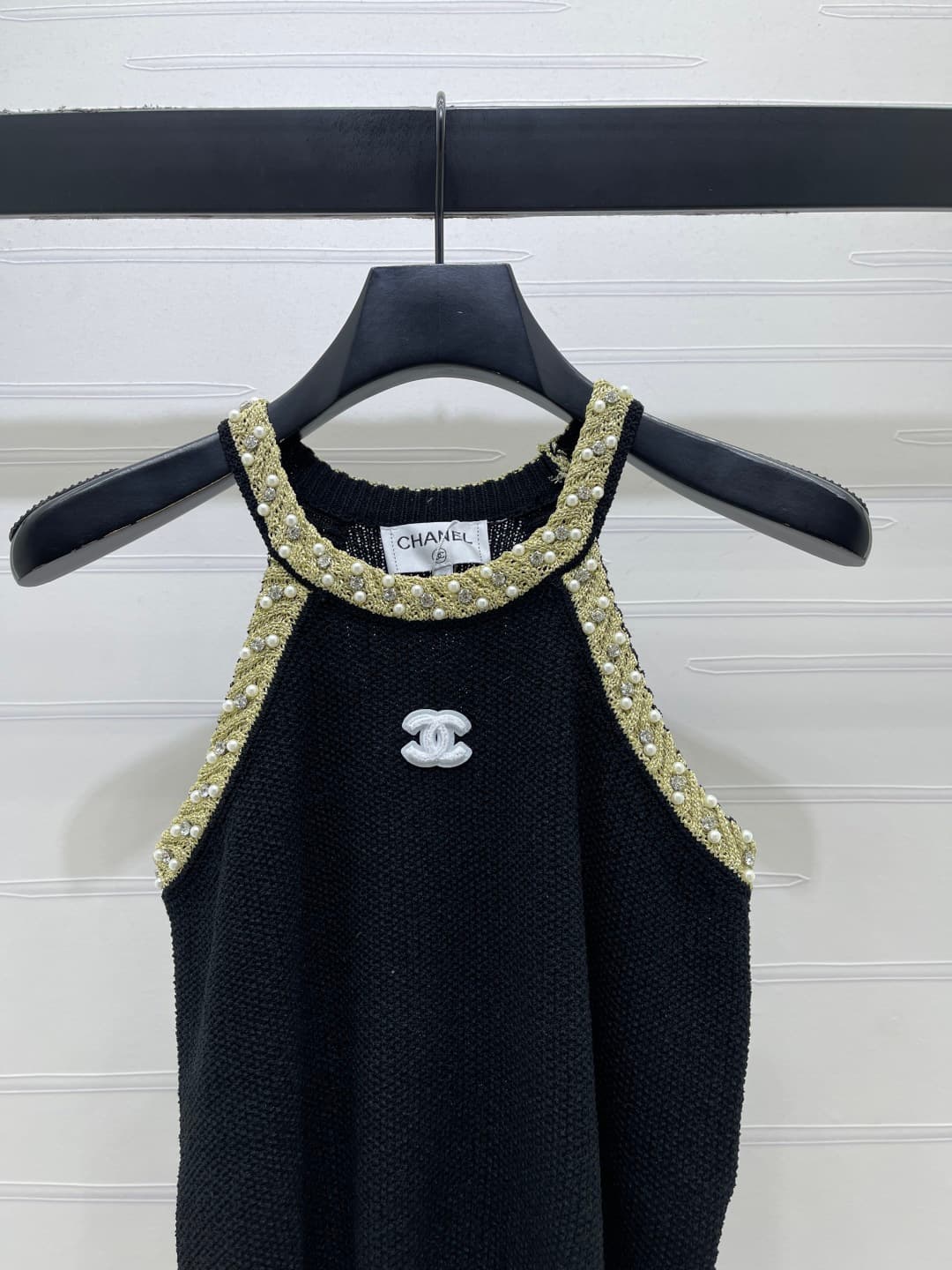 C18456 📣 New high-end collection/series – CHANE* 2026: The latest spring collection! Knitted vest with bead accents on the neck! Made from imported knitted materials for a premium feel, soft and comfortable. The distinctive double C logo on the chest ➕ pl — image 2