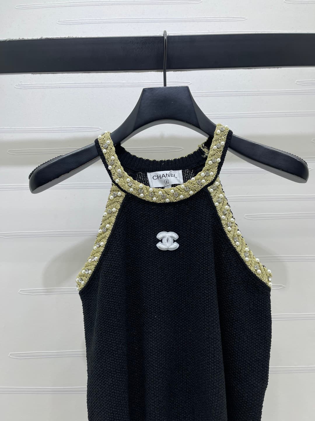 C18456 📣 New high-end collection/series – CHANE* 2026: The latest spring collection! Knitted vest with bead accents on the neck! Made from imported knitted materials for a premium feel, soft and comfortable. The distinctive double C logo on the chest ➕ pl — image 3