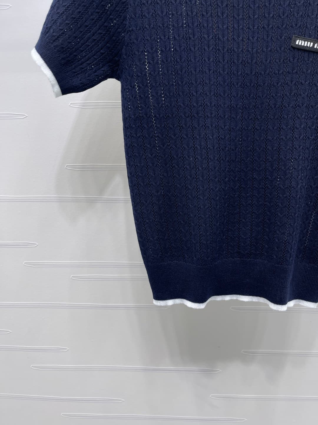 C18480 ❤️pp📣 New high-end products from the original collection – MiuMi* 2026: the latest spring series! Round-necked knitted short sleeves! Made with custom ice-woven yarn, offering a delicate texture and comfortable wear. The round-necked knit shorts fe — image 5