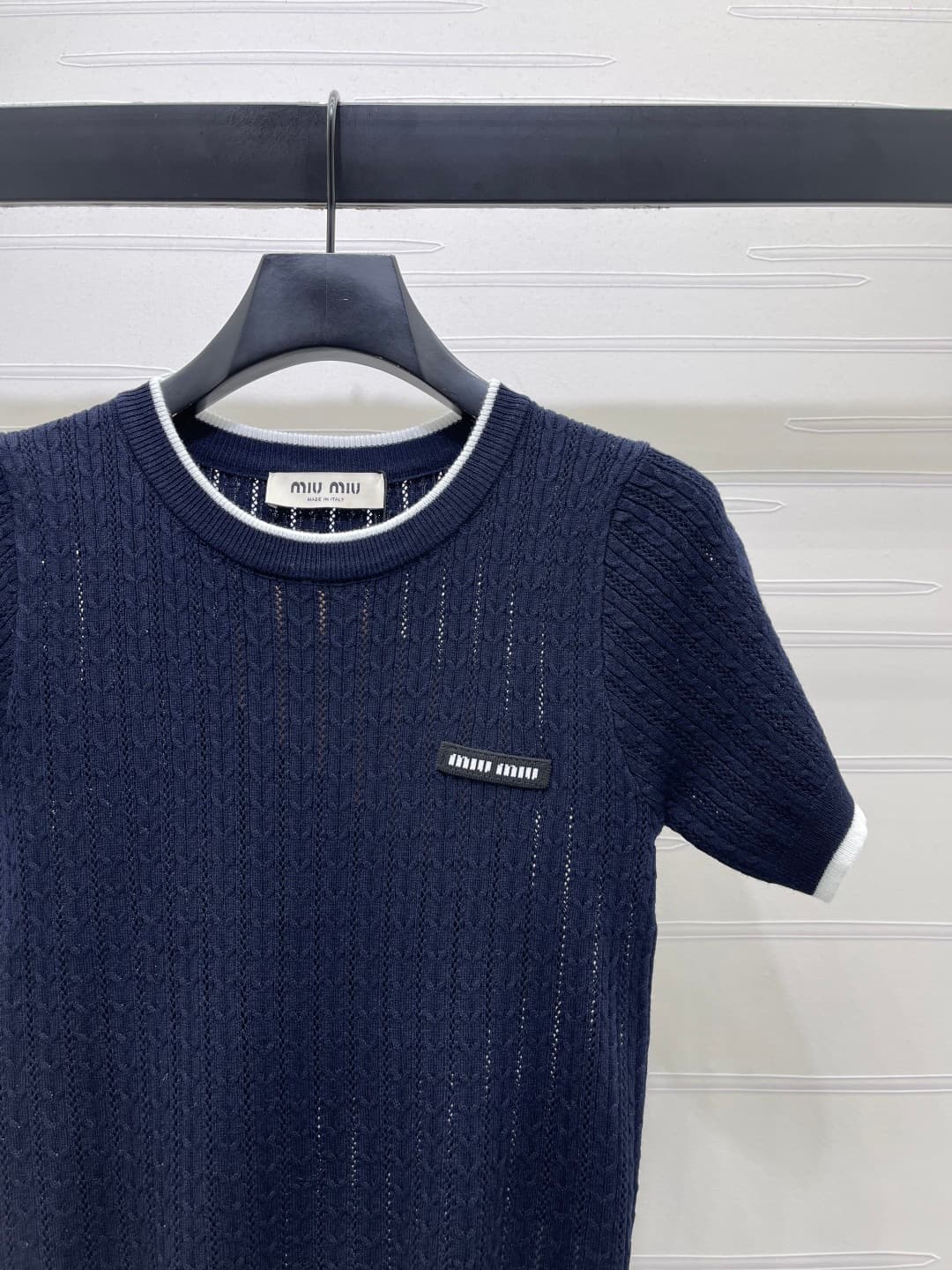 C18480 ❤️pp📣 New high-end products from the original collection – MiuMi* 2026: the latest spring series! Round-necked knitted short sleeves! Made with custom ice-woven yarn, offering a delicate texture and comfortable wear. The round-necked knit shorts fe — image 2