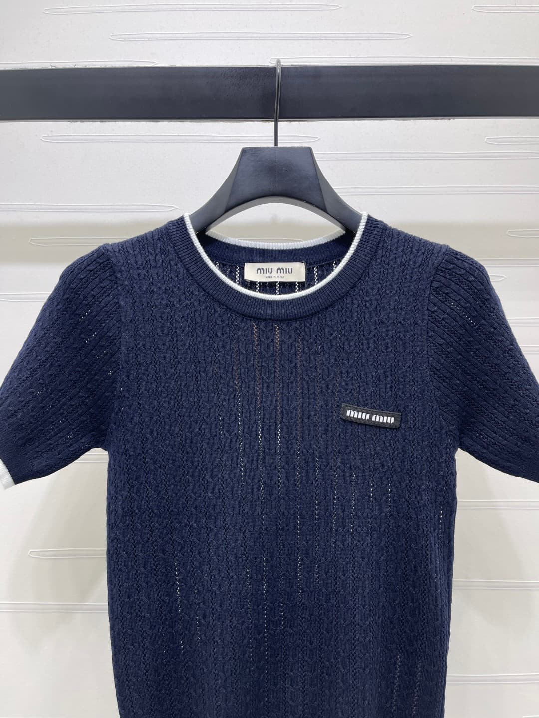 C18480 ❤️pp📣 New high-end products from the original collection – MiuMi* 2026: the latest spring series! Round-necked knitted short sleeves! Made with custom ice-woven yarn, offering a delicate texture and comfortable wear. The round-necked knit shorts fe — image 4