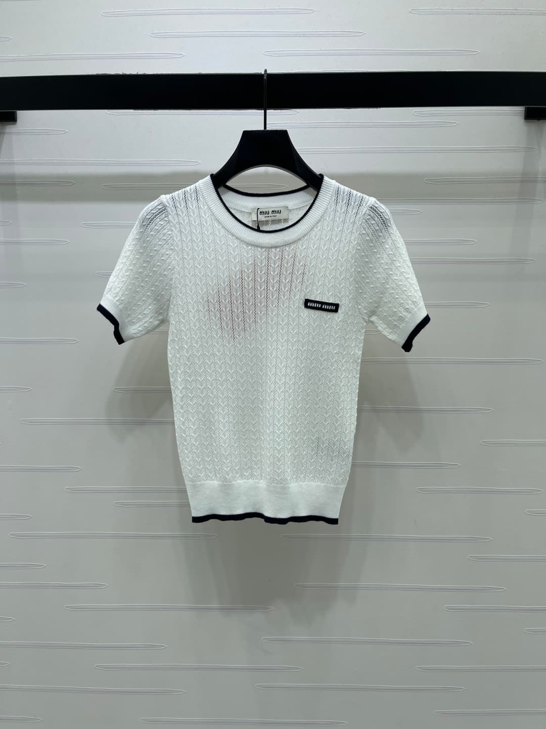 C18481 ❤️pp📣 New high-end products from the original collection – MiuMi* 2026: the latest spring series! Round-necked knitted short sleeves! Made with special ice-woven yarn for a delicate texture and comfortable wear. The round-necked knit shorts feature — image 2