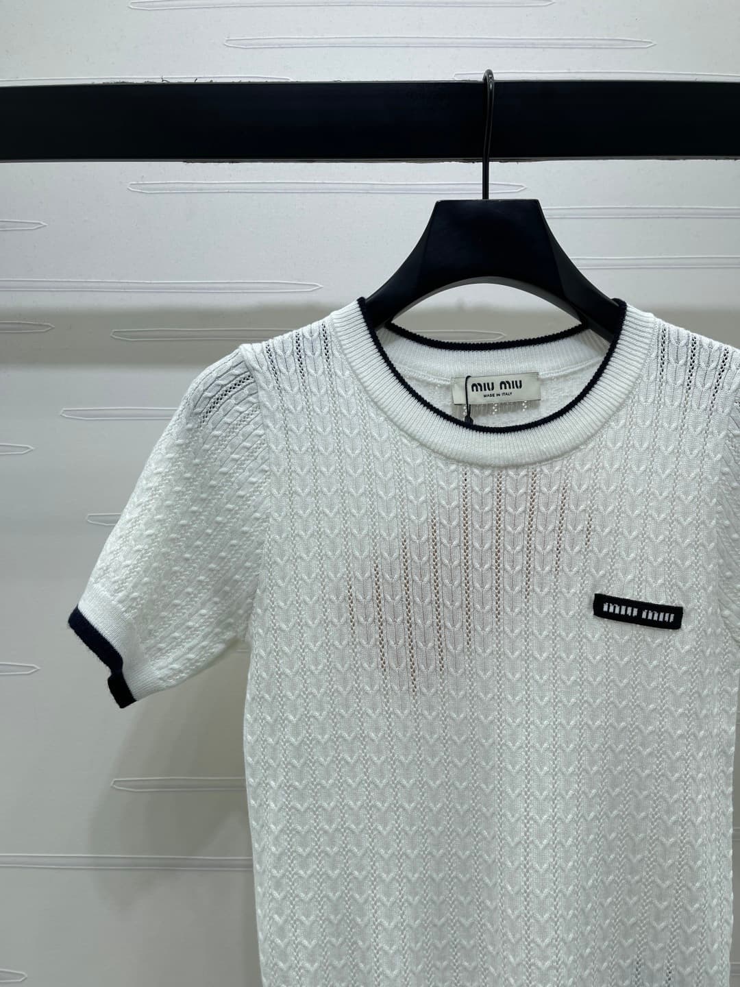 C18481 ❤️pp📣 New high-end products from the original collection – MiuMi* 2026: the latest spring series! Round-necked knitted short sleeves! Made with special ice-woven yarn for a delicate texture and comfortable wear. The round-necked knit shorts feature — image 4