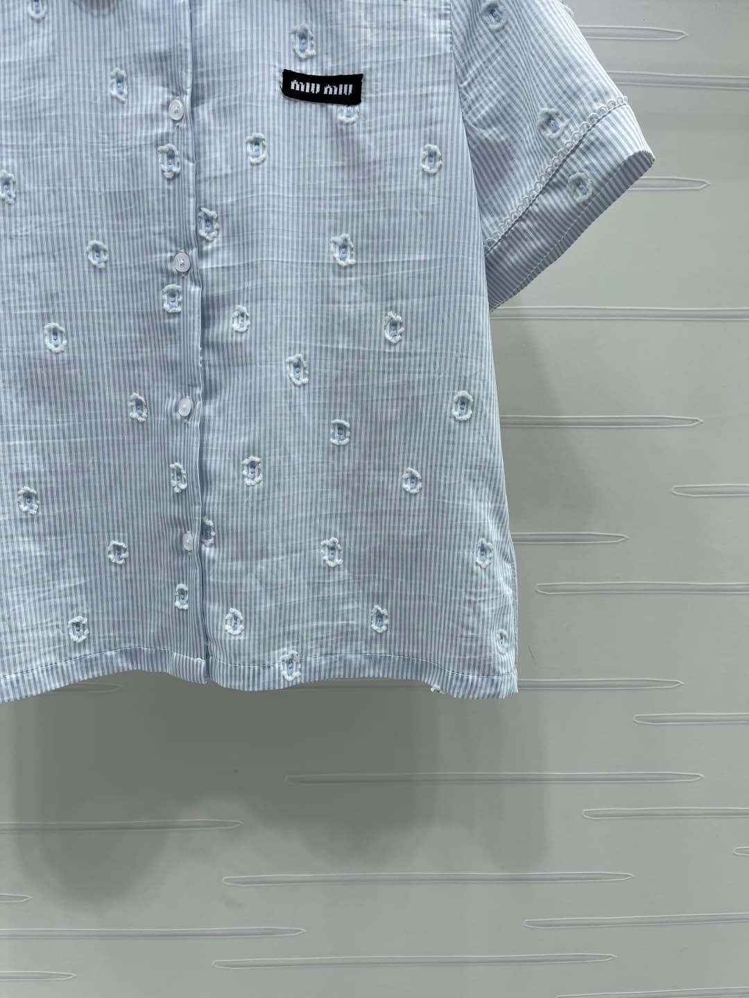C18620 📣 New high-end collection MiuMi*2026 – the latest spring/summer series!doll collar striped short-sleeve shirt ➕ skirt set! Customized twill cotton material, comfortable and soft; full of stripes with contrasting colors, with a raised fur pattern de — image 6