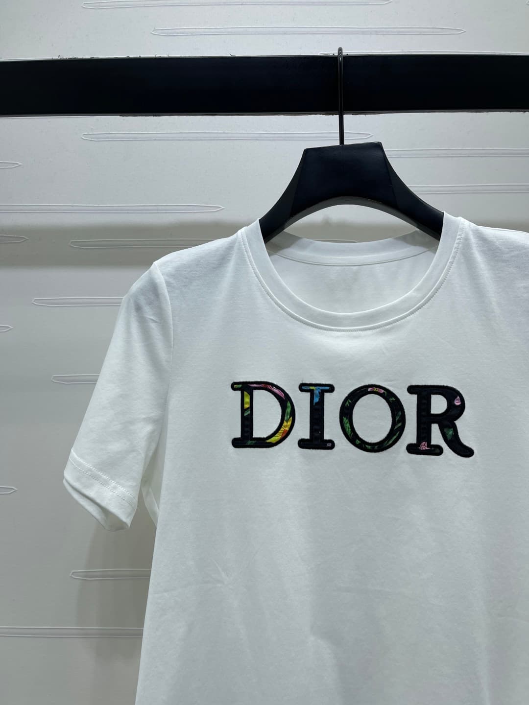 C18621 📣 New high-end collection/series – Dio* 2026 spring/summer collection! Embroidered top and printed shorts set! Customed twill cotton➕ print material; regular short-sleeve tops with elastic, comfortable and breathable; highlights brand style. Soft f — image 4