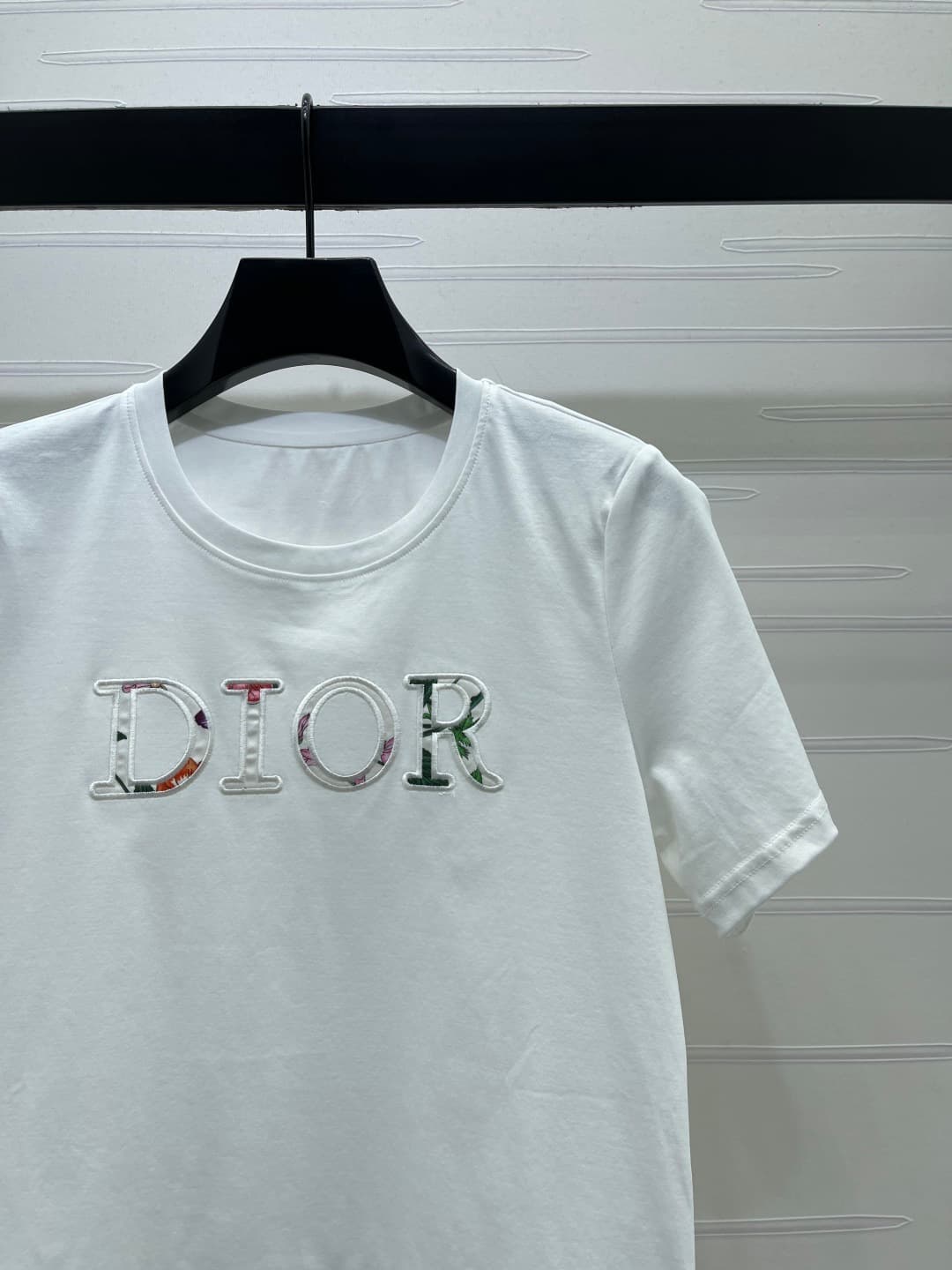 C18622 📣 New high-end collection! Dio* 2026 spring/summer collection! Embroidered top and patterned shorts set! Customized twill cotton➕ patterned material; standard short-sleeve tops with elastic, comfortable and breathable; highlights brand style. Soft  — image 3