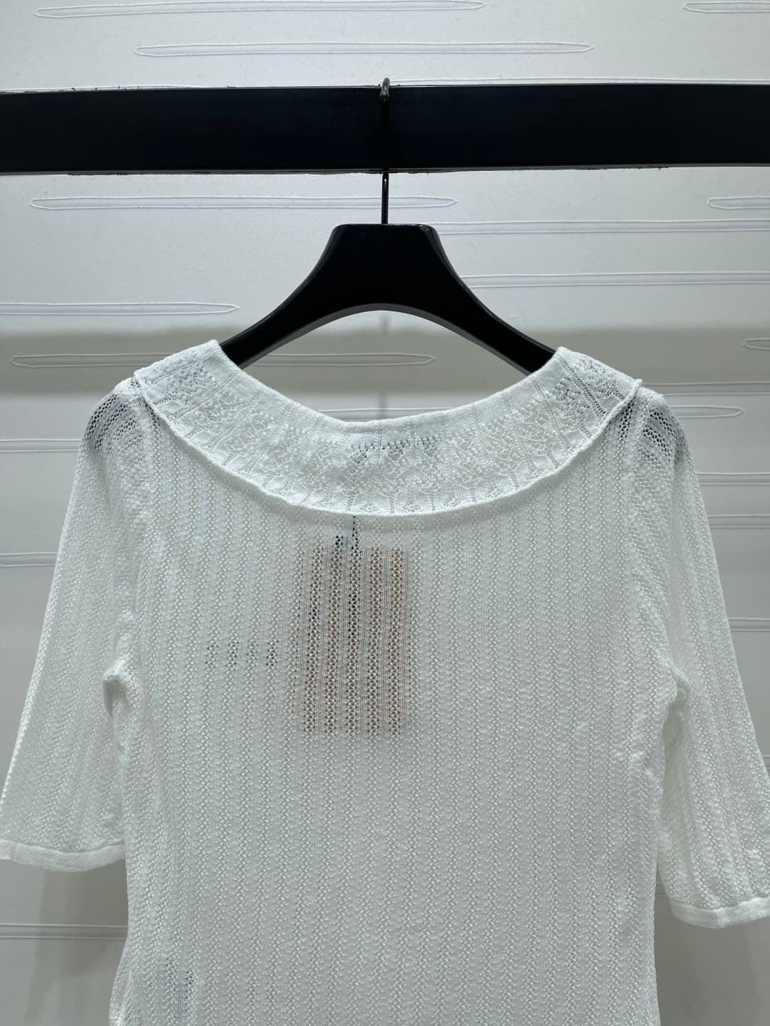 C18614 📣 New high-end collection/series – the latest spring collection by MiuMi*2026! Pullover short-sleeve top with front opening! Made from imported yarn, offering premium quality and comfort. The front opening design features buttons on all sides, with — image 7