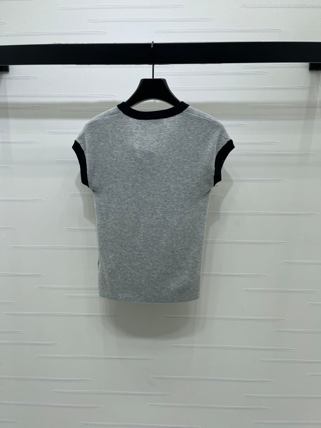 C18617 📣 New high-end collection! The latest spring/summer series from Dio*2026! Colorful V-neck knitted short sleeves! Customized imported silk-wool material – lightweight, breathable, soft and comfortable. Full vertical knitting pattern with elastic fab — image 8