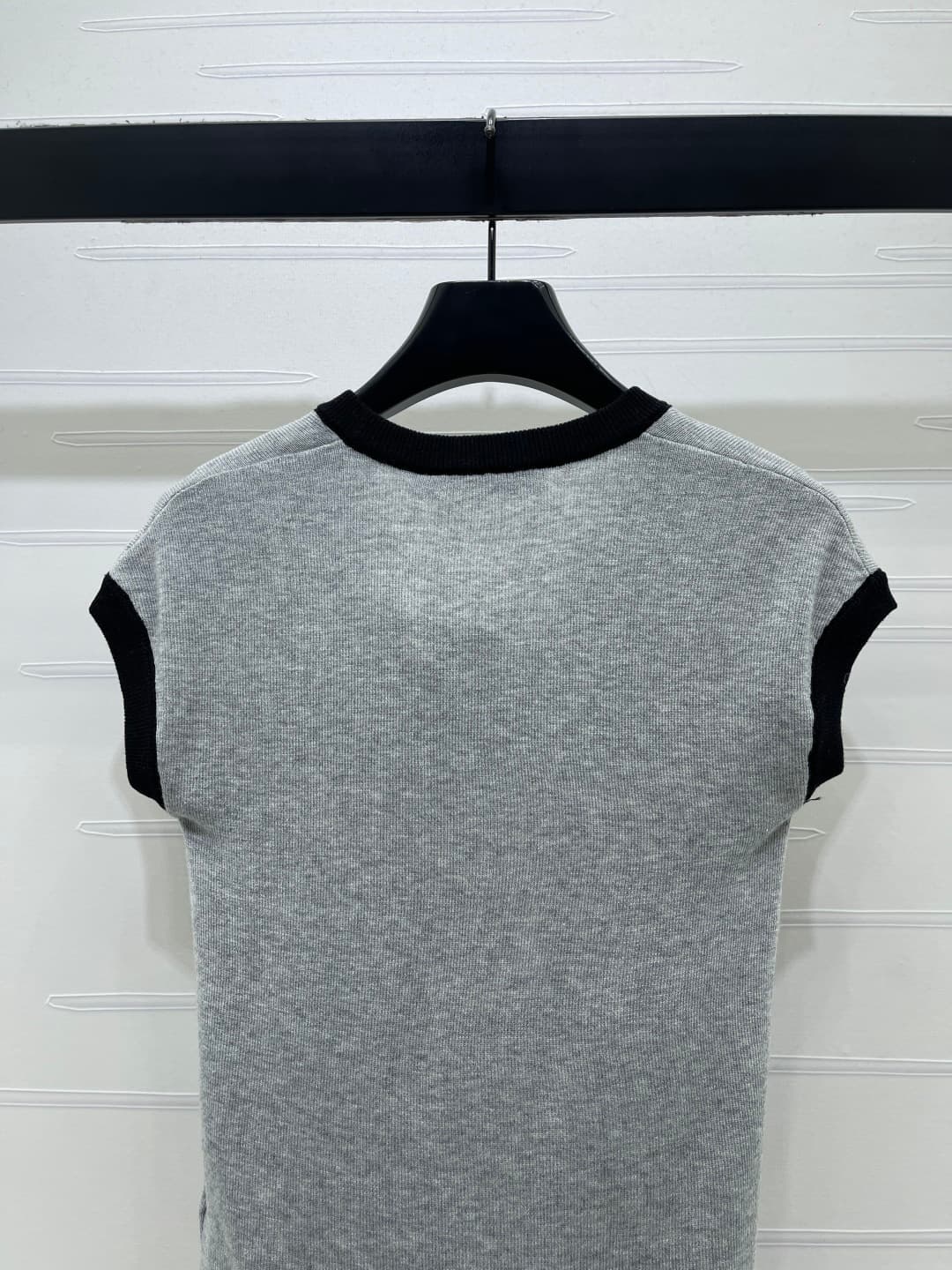 C18617 📣 New high-end collection! The latest spring/summer series from Dio*2026! Colorful V-neck knitted short sleeves! Customized imported silk-wool material – lightweight, breathable, soft and comfortable. Full vertical knitting pattern with elastic fab — image 7