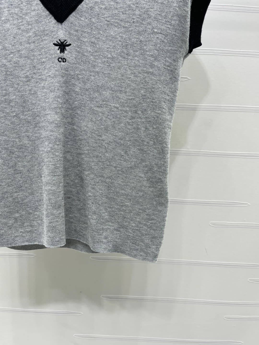 C18617 📣 New high-end collection! The latest spring/summer series from Dio*2026! Colorful V-neck knitted short sleeves! Customized imported silk-wool material – lightweight, breathable, soft and comfortable. Full vertical knitting pattern with elastic fab — image 6