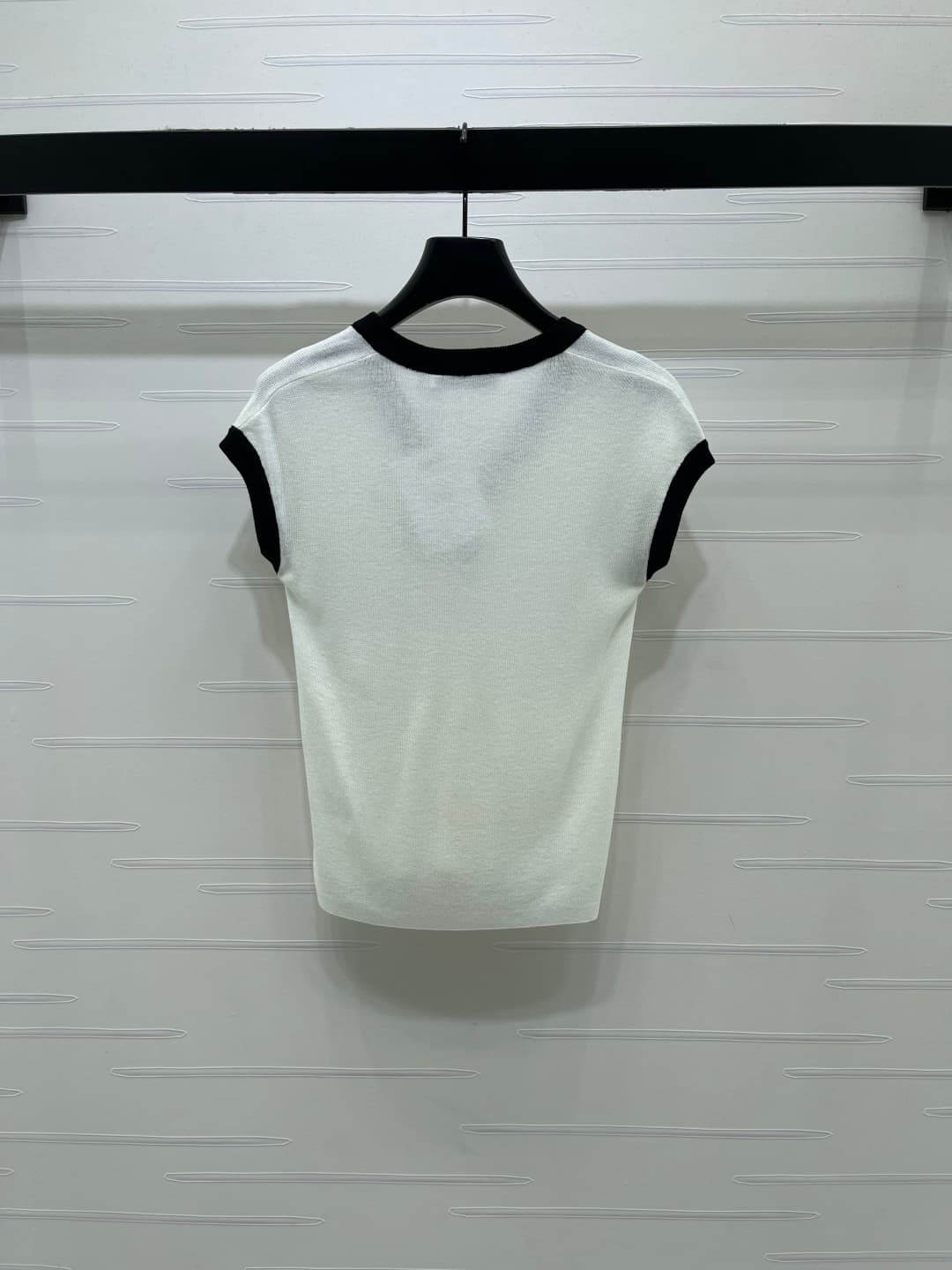 C18618 📣 New high-end collection/series – the latest spring collection by Dio*2026! Colorful V-neck knitted short sleeves! Customized imported silk-fiber material – lightweight, breathable, soft and comfortable. Vertical knitting pattern throughout the bo — image 8