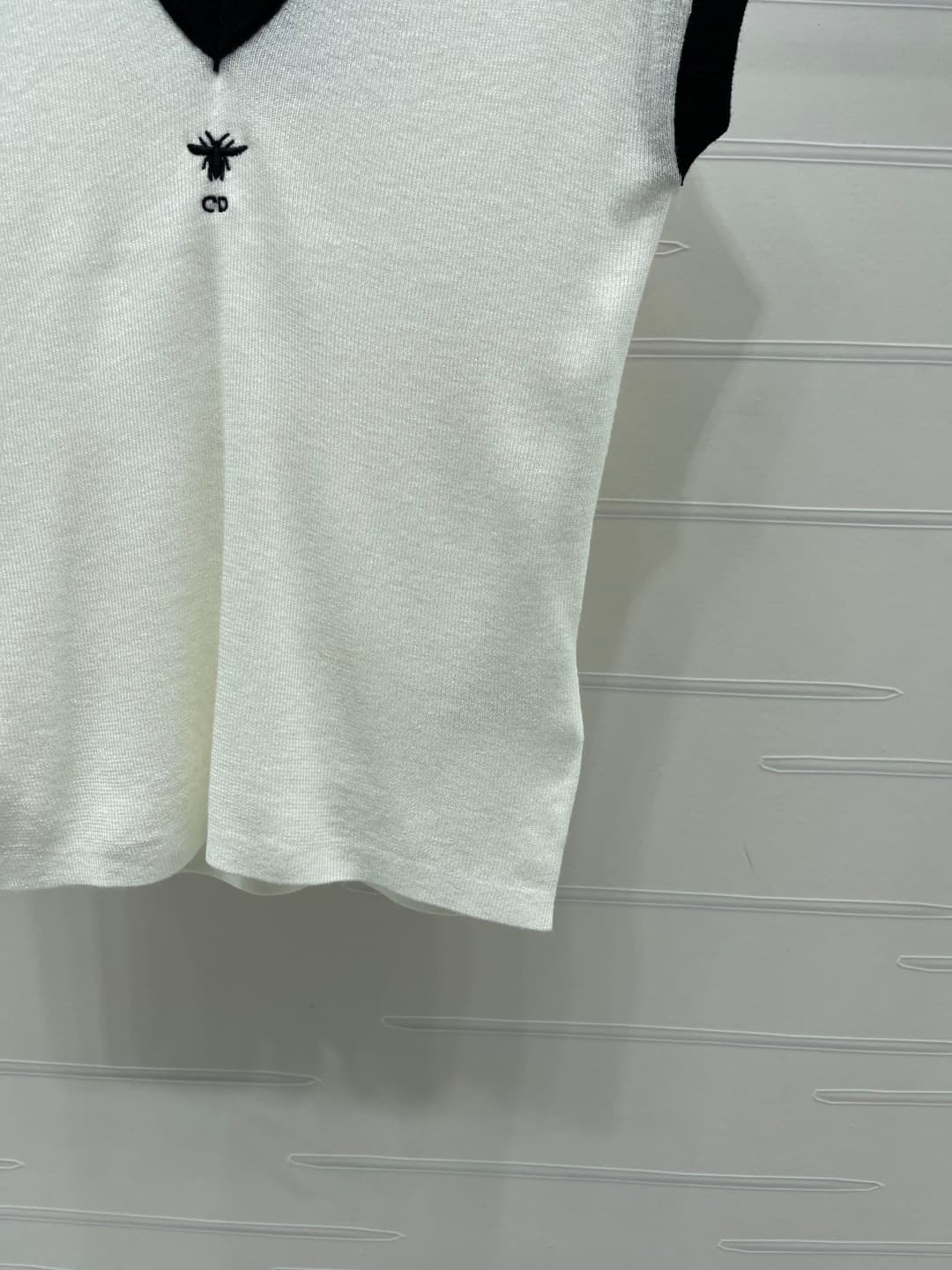 C18618 📣 New high-end collection/series – the latest spring collection by Dio*2026! Colorful V-neck knitted short sleeves! Customized imported silk-fiber material – lightweight, breathable, soft and comfortable. Vertical knitting pattern throughout the bo — image 6