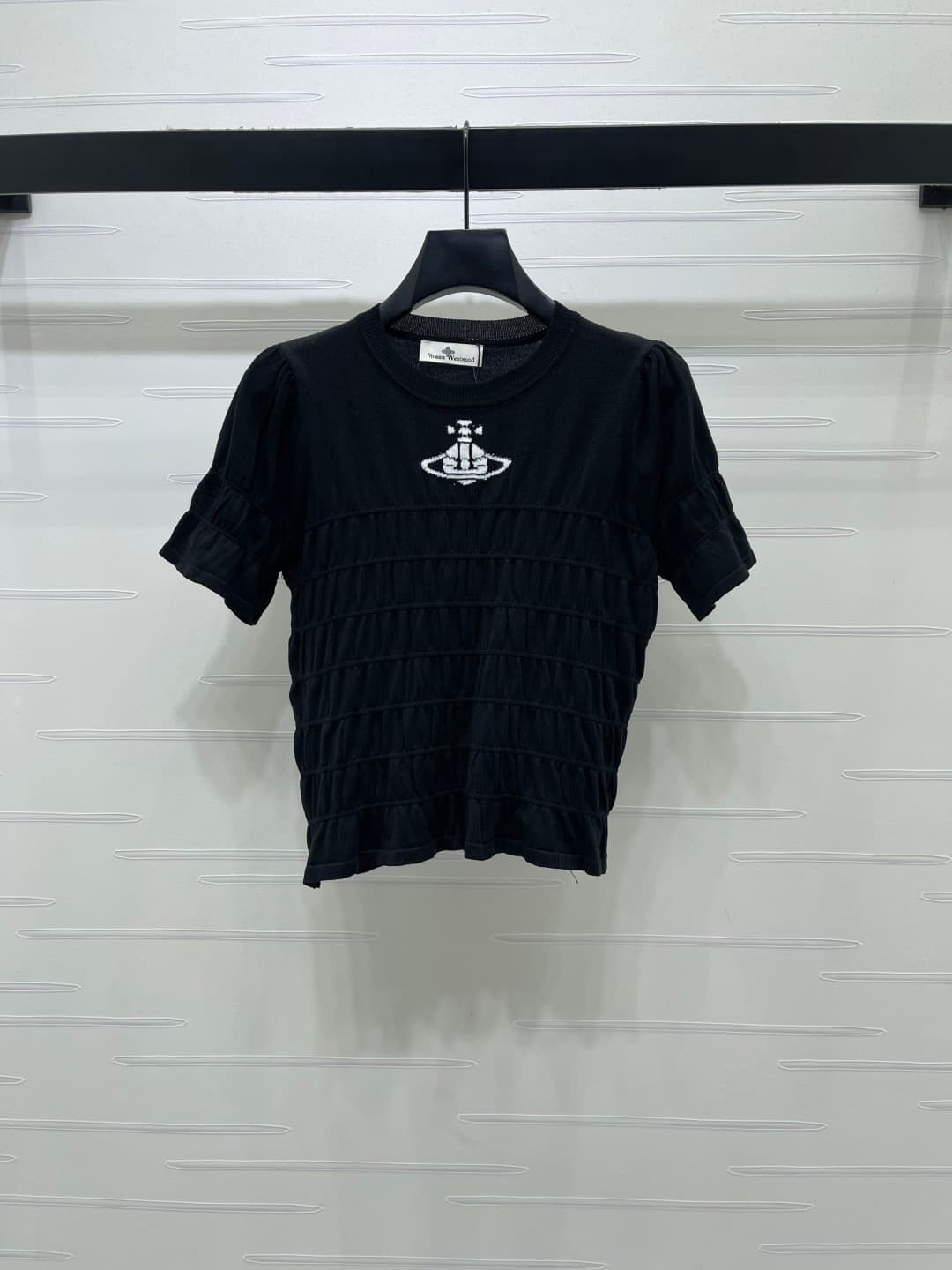 C18606 📣 New high-end collection from VivieneWestwoo* 2026 – the latest spring/summer series! Knit short sleeves with a bubbly texture! Made using custom cotton wool yarn for a delicate and comfortable feel. Round neck knit short sleeves with a large, bou — image 2