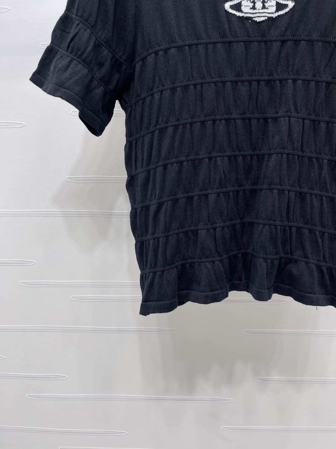 C18606 📣 New high-end collection from VivieneWestwoo* 2026 – the latest spring/summer series! Knit short sleeves with a bubbly texture! Made using custom cotton wool yarn for a delicate and comfortable feel. Round neck knit short sleeves with a large, bou — image 5