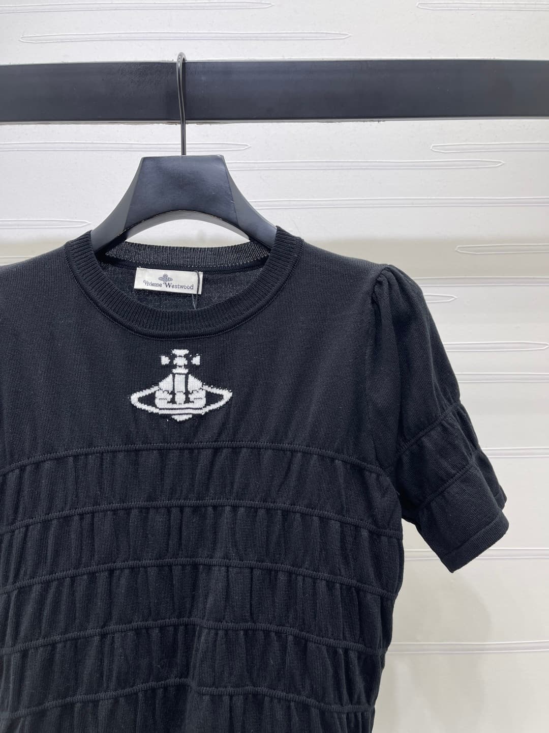 C18606 📣 New high-end collection from VivieneWestwoo* 2026 – the latest spring/summer series! Knit short sleeves with a bubbly texture! Made using custom cotton wool yarn for a delicate and comfortable feel. Round neck knit short sleeves with a large, bou — image 3