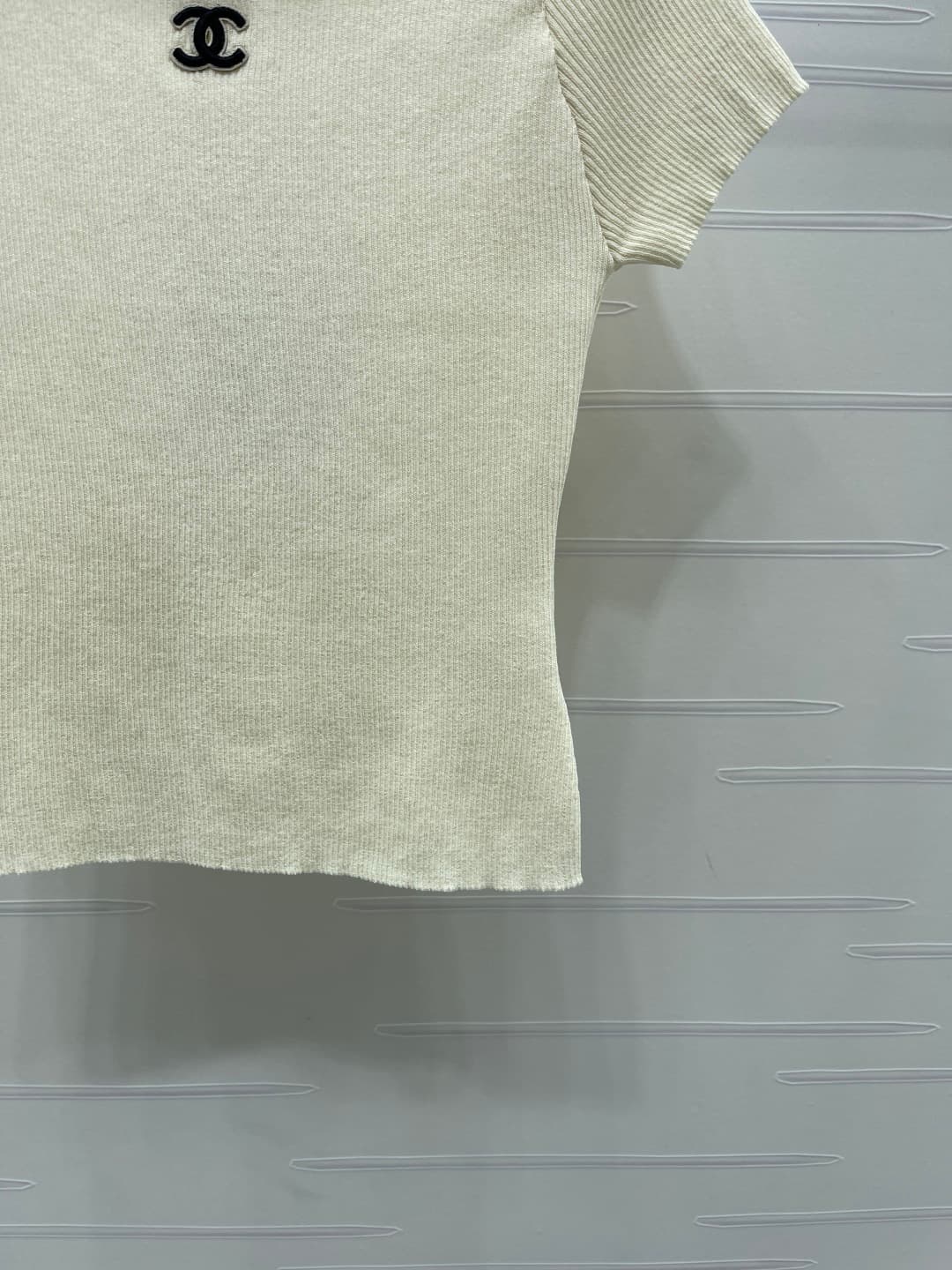 C18488 📣 New vintage/retro high-end products! CHANE* 2026 – the latest spring collection! Short sleeves made of net fabric with lace trim! Crafted using imported yarn for a smooth, comfortable texture. The cut of the short sleeves features vertical stripe — image 6