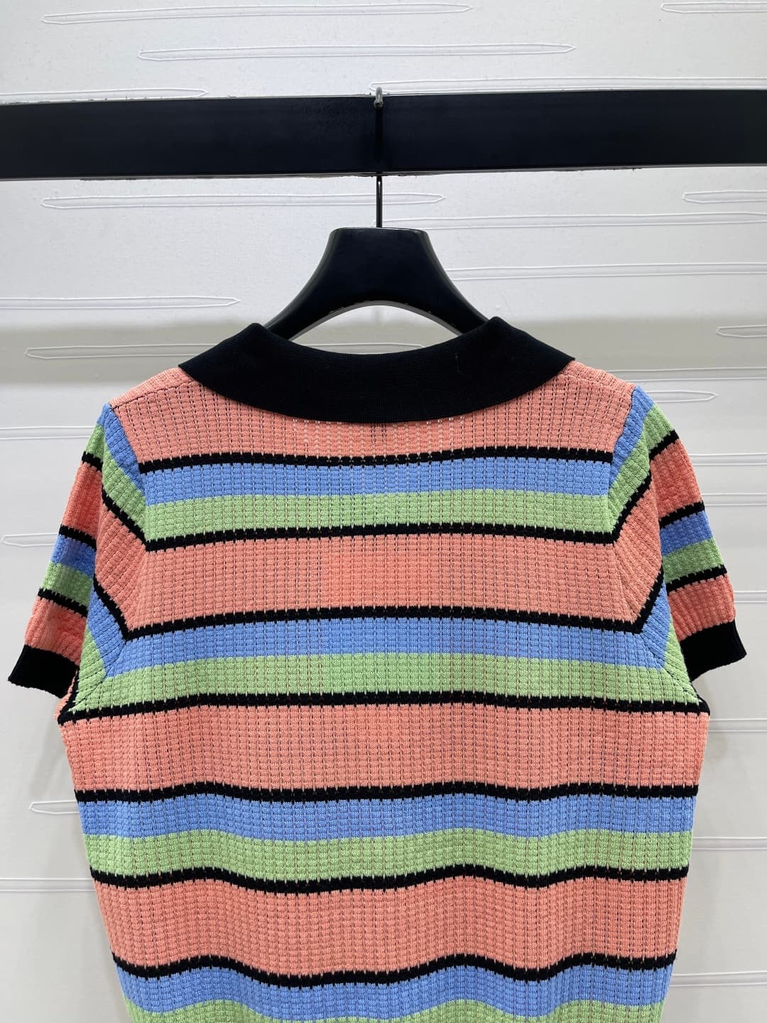 C18615 📣 New vintage/retro high-end products! CHANE* 2026 – the latest spring collection! V-necked striped knitted short sleeves! Made from custom cotton wool yarn, soft and comfortable with excellent quality. The V-shaped opening design adds a relaxed lo — image 7