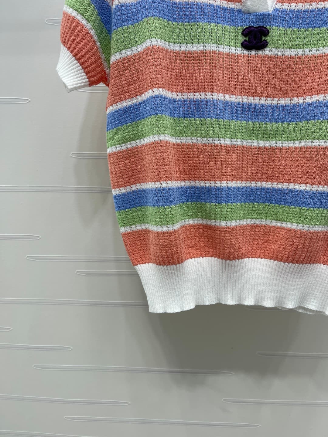 C18616 📣 New vintage/retro high-end products! CHANE* 2026 – the latest spring collection! V-necked stripes knitted short sleeves! Made from custom cotton wool yarn, soft and comfortable with excellent quality. The V-shaped open design adds a relaxed look. — image 5
