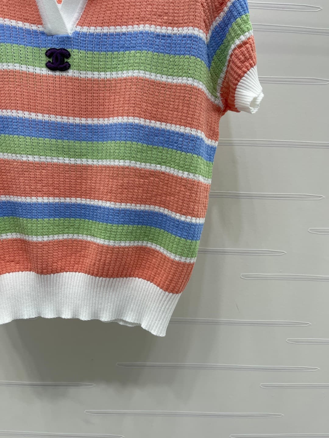 C18616 📣 New vintage/retro high-end products! CHANE* 2026 – the latest spring collection! V-necked stripes knitted short sleeves! Made from custom cotton wool yarn, soft and comfortable with excellent quality. The V-shaped open design adds a relaxed look. — image 6