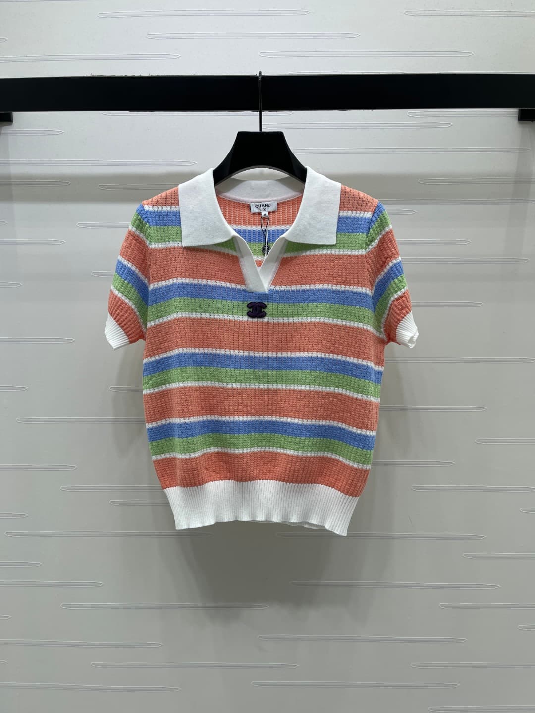 C18616 📣 New vintage/retro high-end products! CHANE* 2026 – the latest spring collection! V-necked stripes knitted short sleeves! Made from custom cotton wool yarn, soft and comfortable with excellent quality. The V-shaped open design adds a relaxed look. — image 2