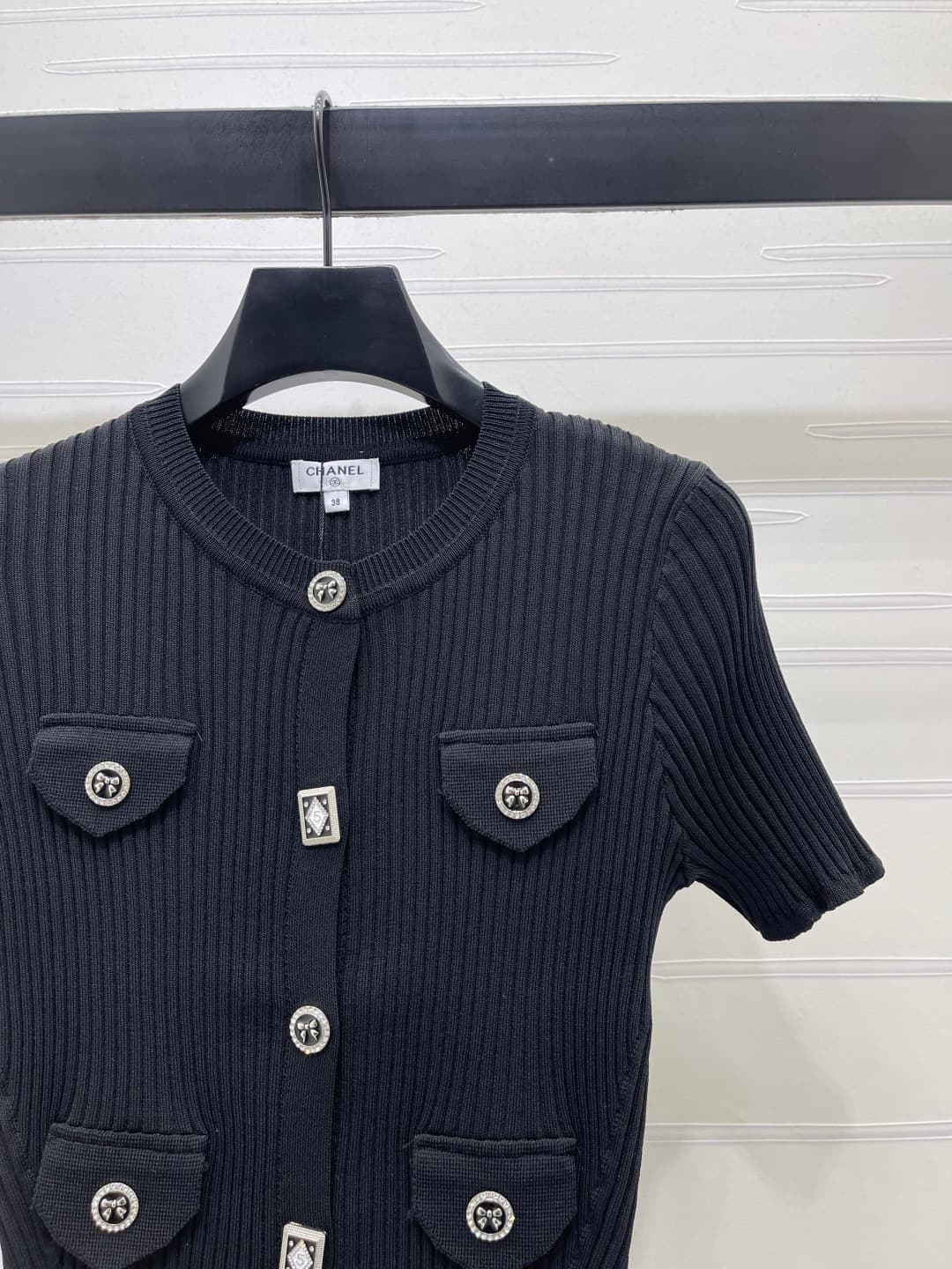 C18509 📣 New high-end collection! CHANE* 2026 spring/summer latest series! Silver button round collar knitted short sleeves sweater! Custom imported knitting material – comfortable and skin-friendly. Round collar knitted short sleeves design with a simple — image 2