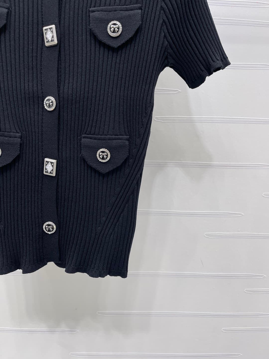 C18509 📣 New high-end collection! CHANE* 2026 spring/summer latest series! Silver button round collar knitted short sleeves sweater! Custom imported knitting material – comfortable and skin-friendly. Round collar knitted short sleeves design with a simple — image 6