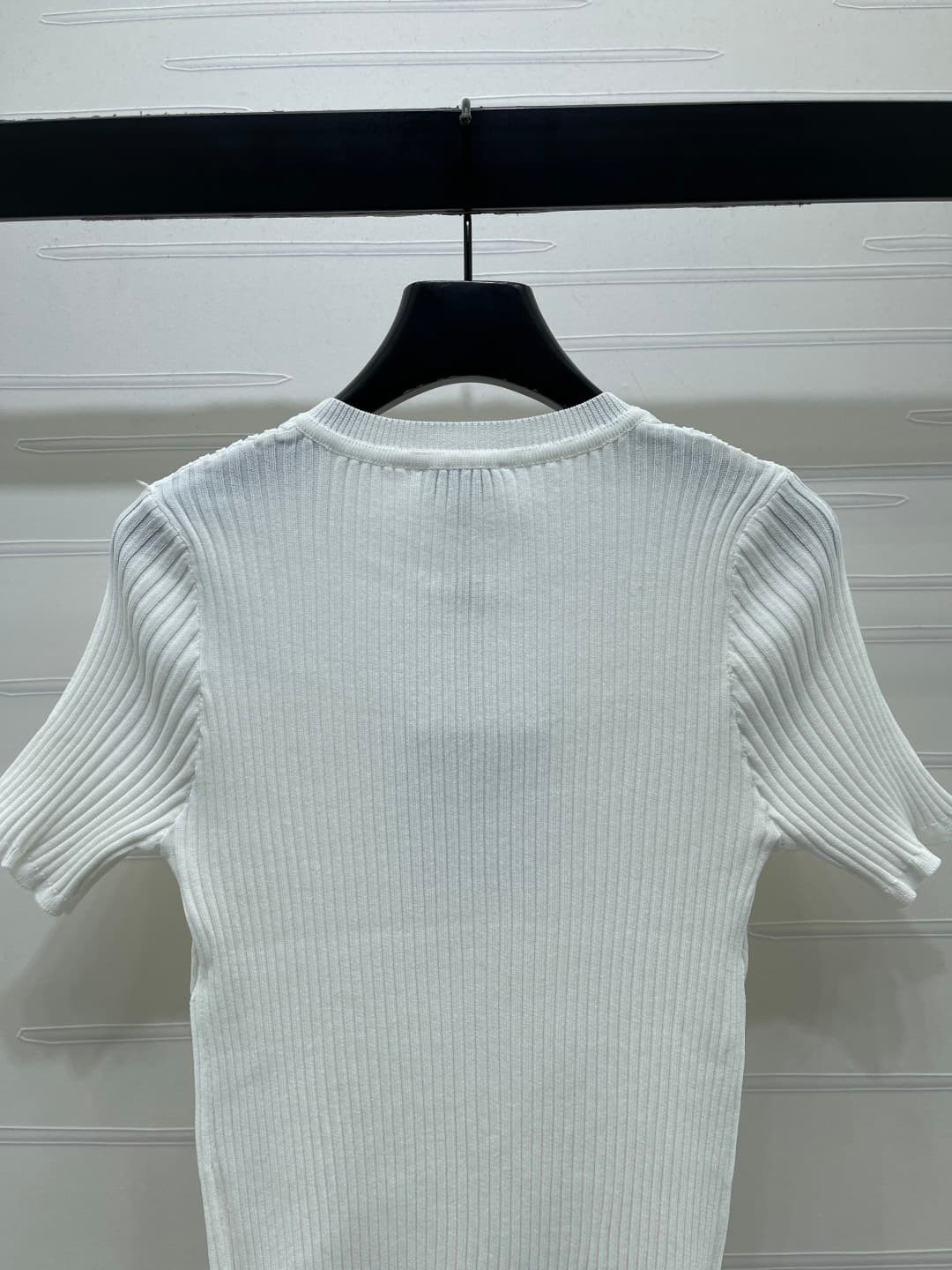 C18510 📣 New high-end collection! CHANE* 2026 – the latest spring/summer series! Silver buttoned round-neck knitted short sleeves jacket! Custom imported knitting material – comfortable and skin-friendly. Round-neck knitted short sleeves design with a sim — image 7