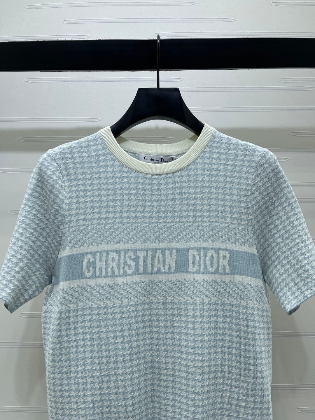 C18491 📣 New high-end collection: Dio* 2026 – the latest spring series! Round-necked knitted short sleeves with peafowl pattern weave! Made of custom cotton-wool knit material, offering a premium feel, comfort, and softness. The round-necked short sleeves — image 4