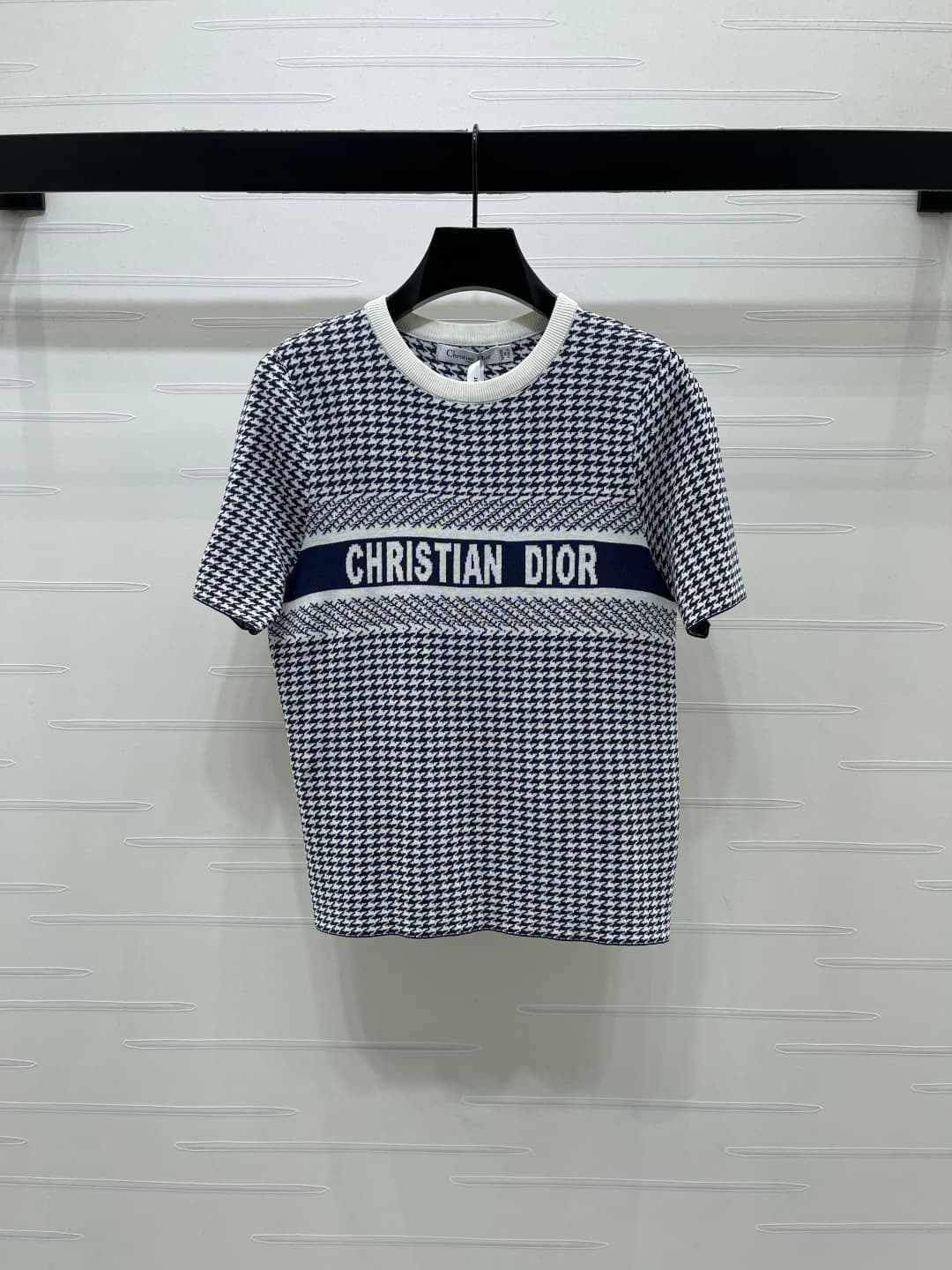 C18492 📣 New high-end collection! Dio* 2026 – the latest spring series! Round-necked knitted short sleeves with peacock pattern print! Made of custom cotton-wool knit material, offering a premium feel, comfort, and softness. The round-necked short sleeve  — image 2