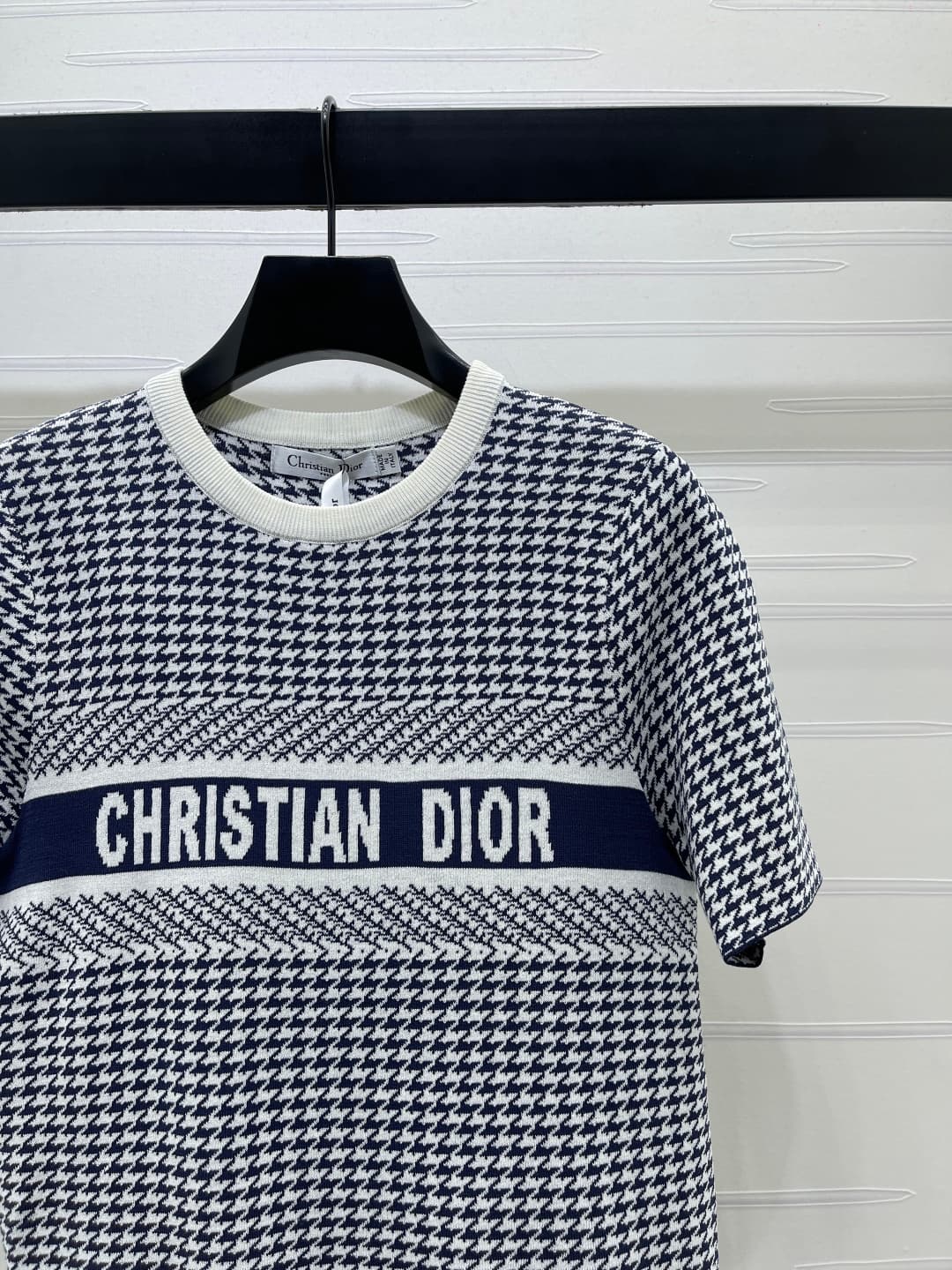 C18492 📣 New high-end collection! Dio* 2026 – the latest spring series! Round-necked knitted short sleeves with peacock pattern print! Made of custom cotton-wool knit material, offering a premium feel, comfort, and softness. The round-necked short sleeve  — image 3