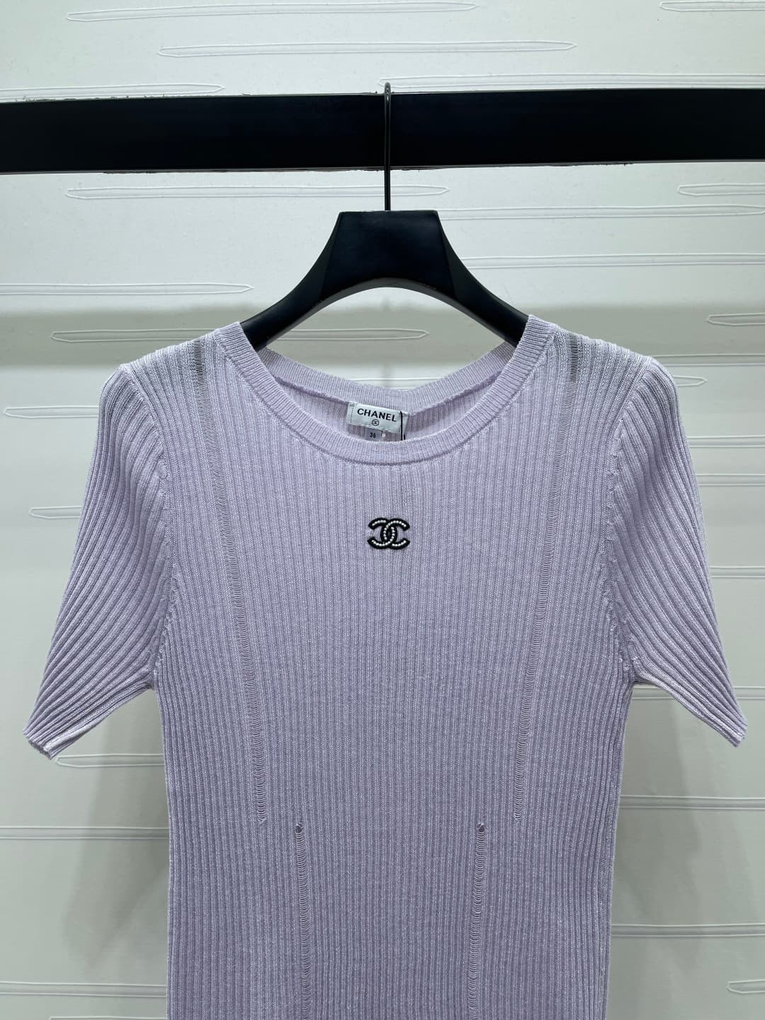 C18496 📣 New high-end items from the latest collection! Round-neck open-knit short sleeves! Made from custom ice-wool yarn, offering a delicate texture and comfortable fit. The round-neck knit short sleeves feature letter logos on the chest, highlighting  — image 4
