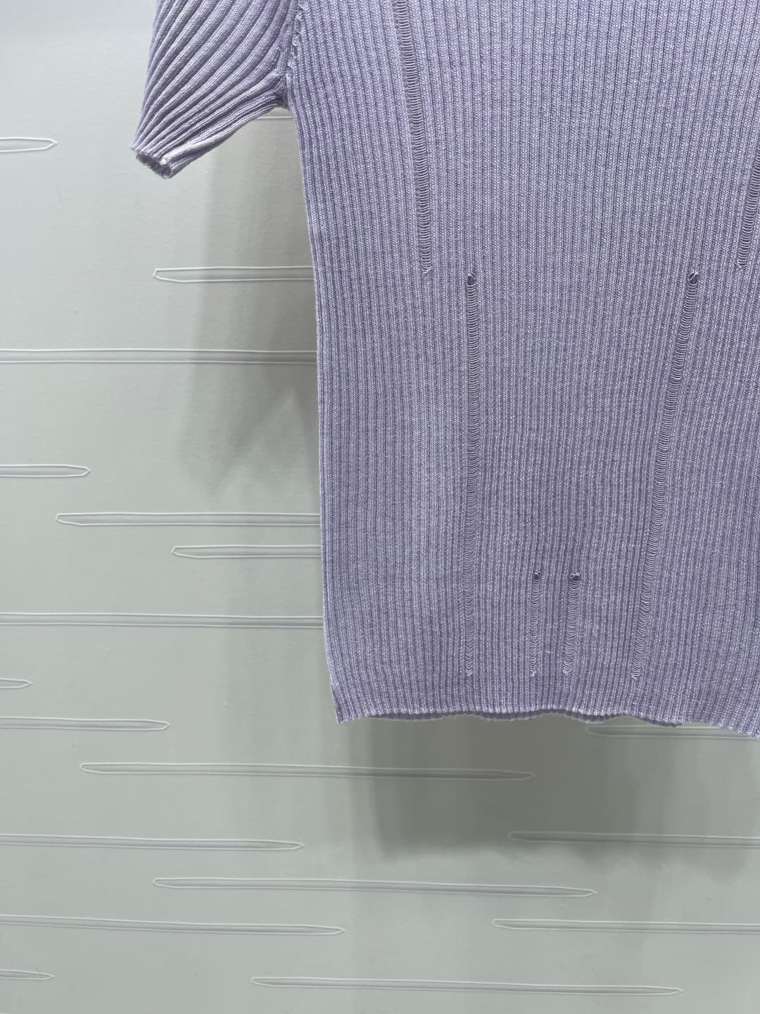 C18496 📣 New high-end items from the latest collection! Round-neck open-knit short sleeves! Made from custom ice-wool yarn, offering a delicate texture and comfortable fit. The round-neck knit short sleeves feature letter logos on the chest, highlighting  — image 5