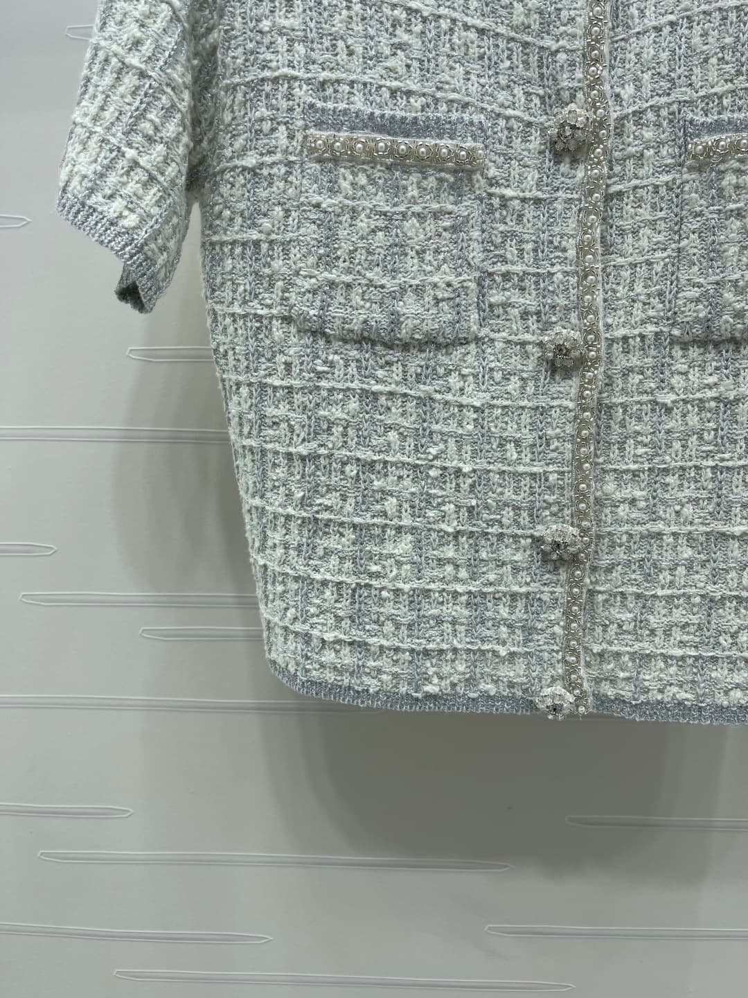 C18604 📣 New high-end collection CHANE* 2026 – the latest spring series! Round neck short-sleeve sweater! Custom imported knitted material, comfortable and soft with excellent texture. The round neck and sleeves extend to the front panel, with threaded th — image 5
