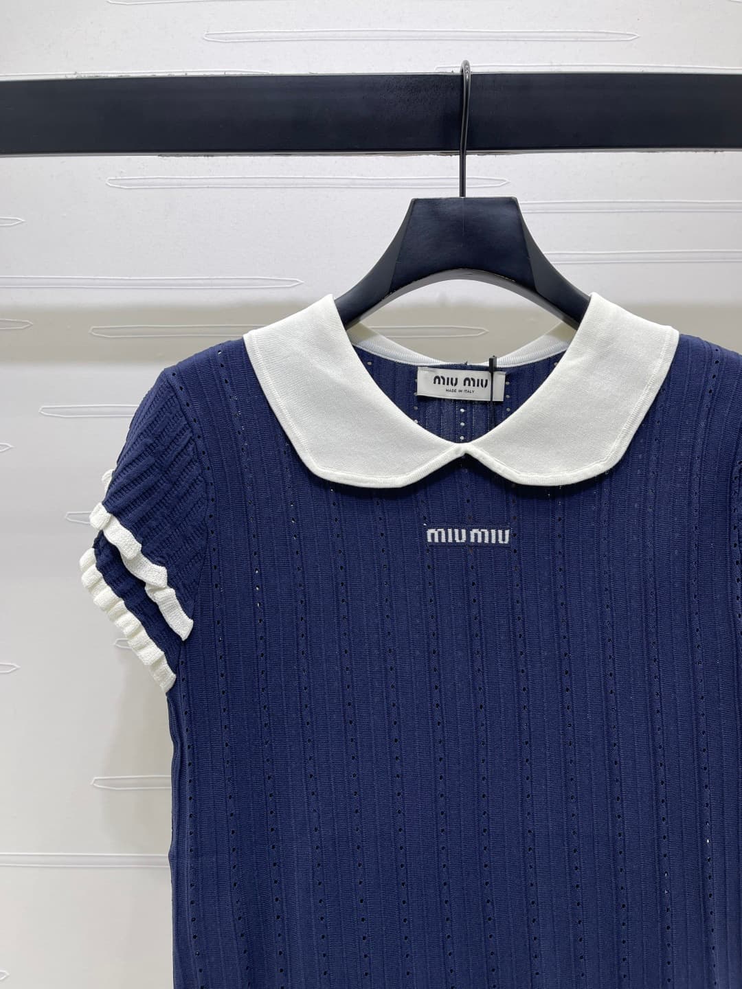 C18494 📣 New high-end collection/series – the latest spring/summer series of MiuMi*2026! Short sleeves with puffed knit texture and open collar! Customized silk-wool knit material – soft, delicate, and highly elastic. Double-layered cuffs in contrasting c — image 3