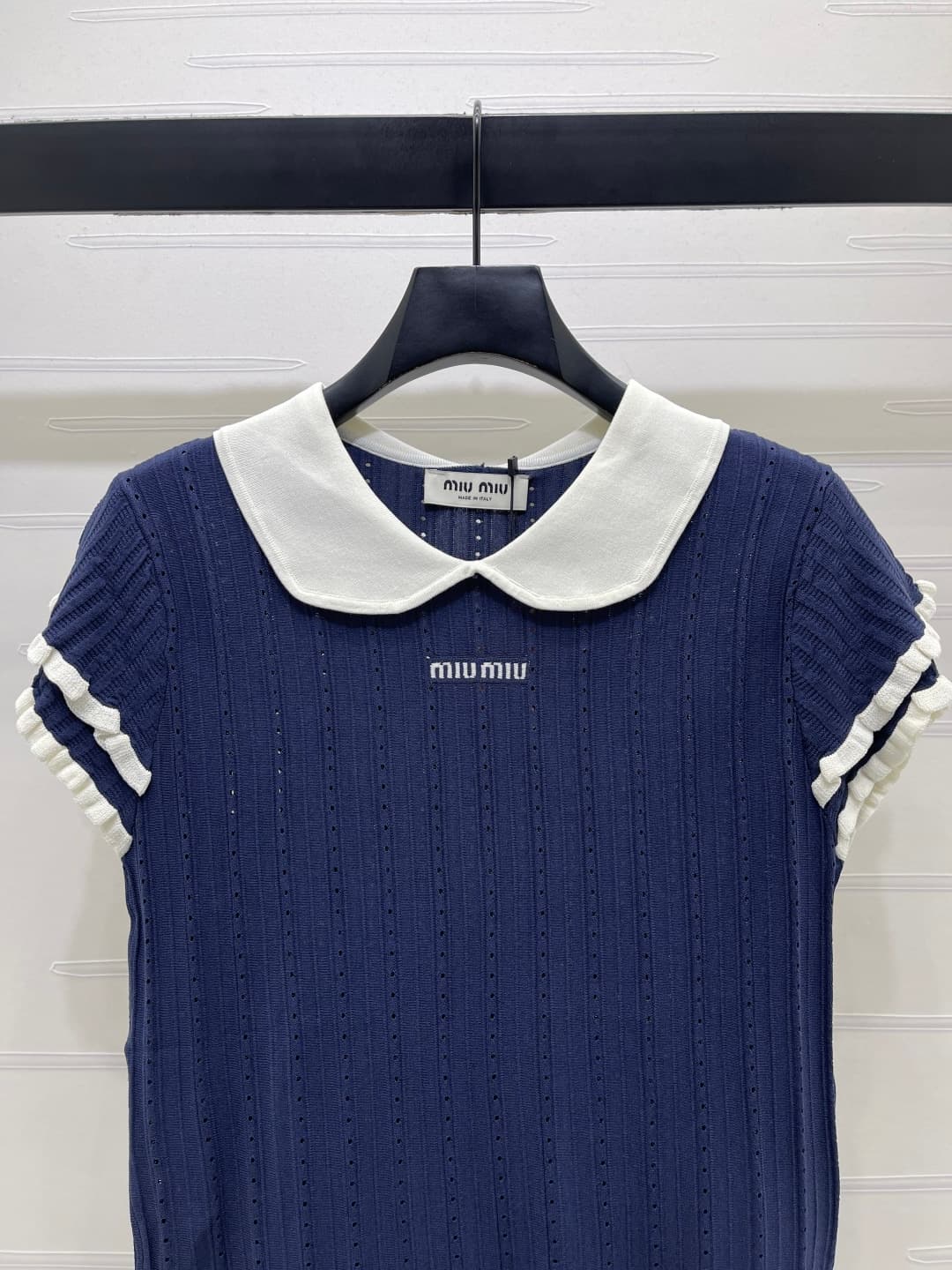 C18494 📣 New high-end collection/series – the latest spring/summer series of MiuMi*2026! Short sleeves with puffed knit texture and open collar! Customized silk-wool knit material – soft, delicate, and highly elastic. Double-layered cuffs in contrasting c — image 4