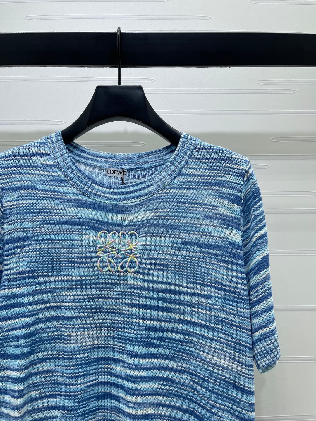 C18608 📣 New vintage/retro high-end quality Loew*2026 spring collection! Stripe knitted short sleeves! Made with imported yarn for precise color and dyeing, perfect texture, soft and comfortable. Round neck knitted short sleeves with alternating stripe ed — image 2