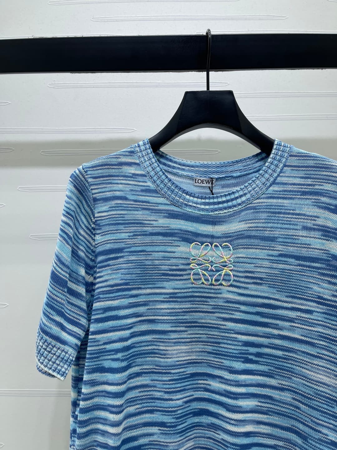 C18608 📣 New vintage/retro high-end quality Loew*2026 spring collection! Stripe knitted short sleeves! Made with imported yarn for precise color and dyeing, perfect texture, soft and comfortable. Round neck knitted short sleeves with alternating stripe ed — image 3