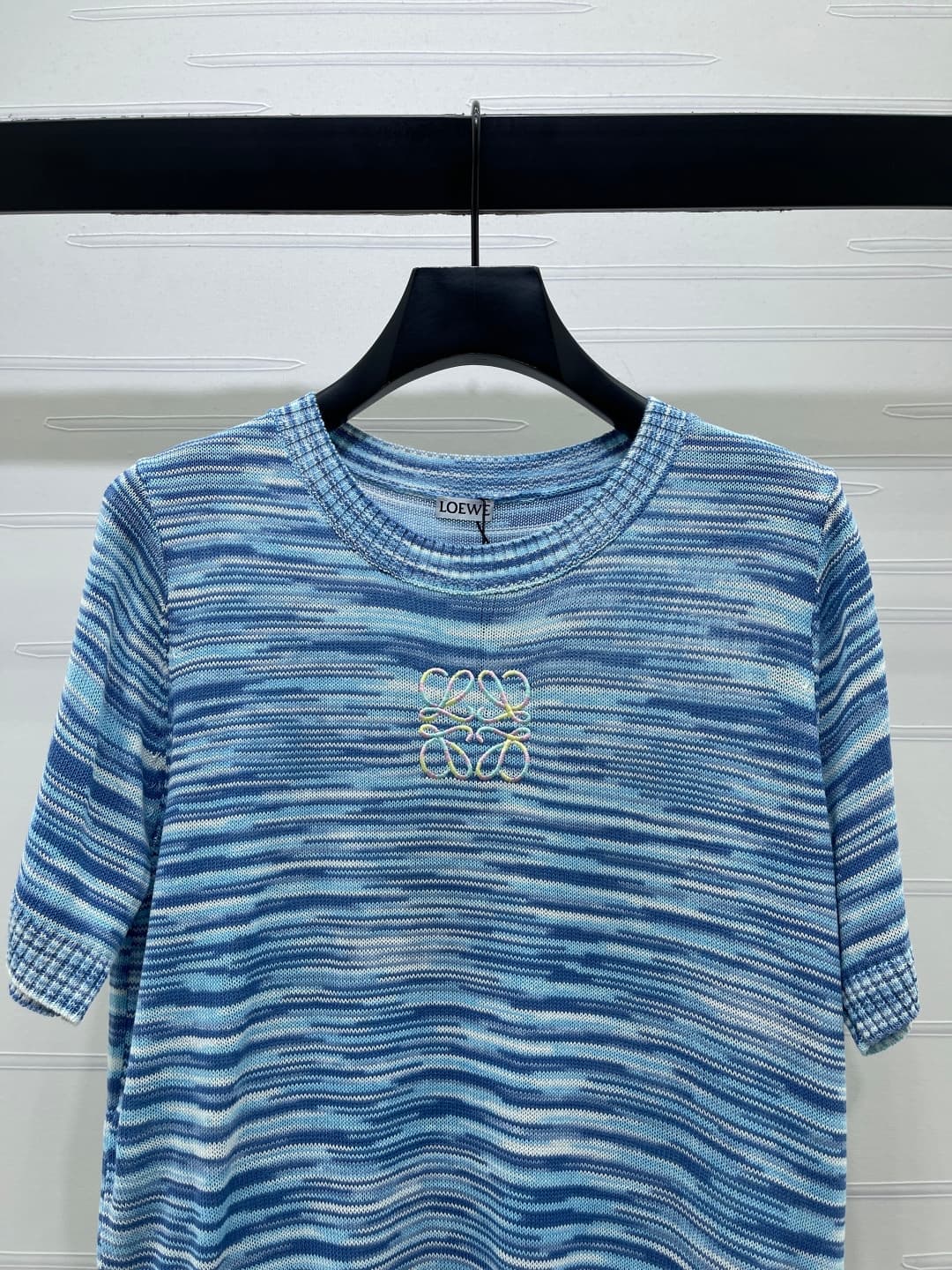 C18608 📣 New vintage/retro high-end quality Loew*2026 spring collection! Stripe knitted short sleeves! Made with imported yarn for precise color and dyeing, perfect texture, soft and comfortable. Round neck knitted short sleeves with alternating stripe ed — image 4