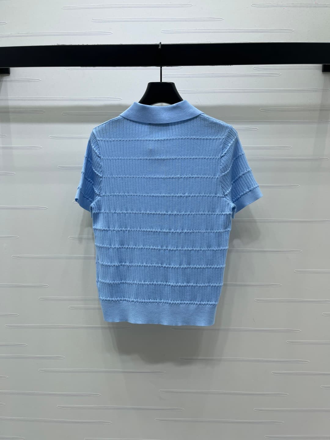 C18503 📣 New high-end collection Chane* 2026 – the latest spring series! Knit V-neck short sleeves! Made from custom silk and wool yarn for a premium and comfortable feel. V-neck and short-sleeve design with fine knitting texture. Single-side logo pattern — image 8